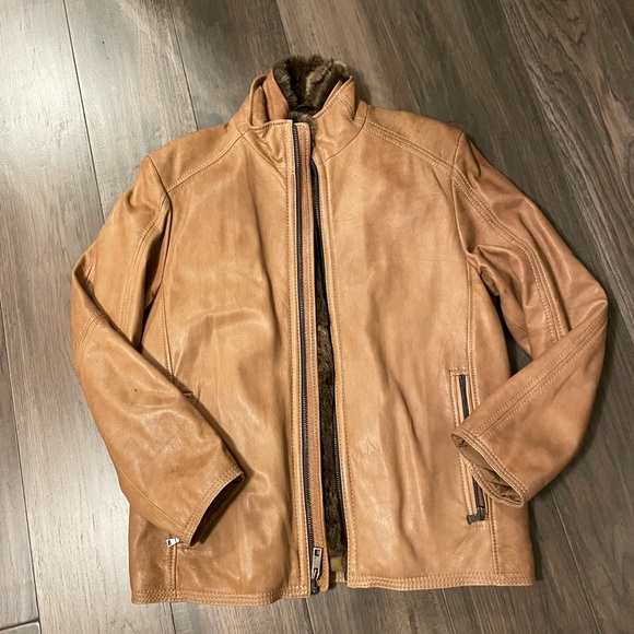 Andrew Marc | Camel Leather Jacket w/removable faux fur vest | Size S - Picture 2 of 10